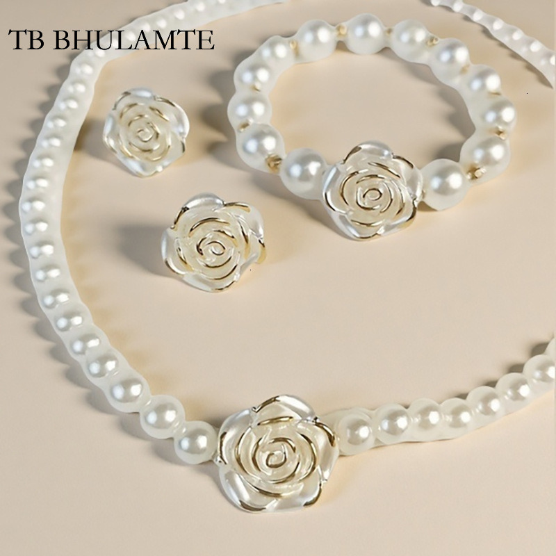 TB BHULAMTE Retro Court Style Luxury Designer Camellia Pearl Necklace Fashionable Niche Accessories Elegant Social Style Bracelet Set Jewelry