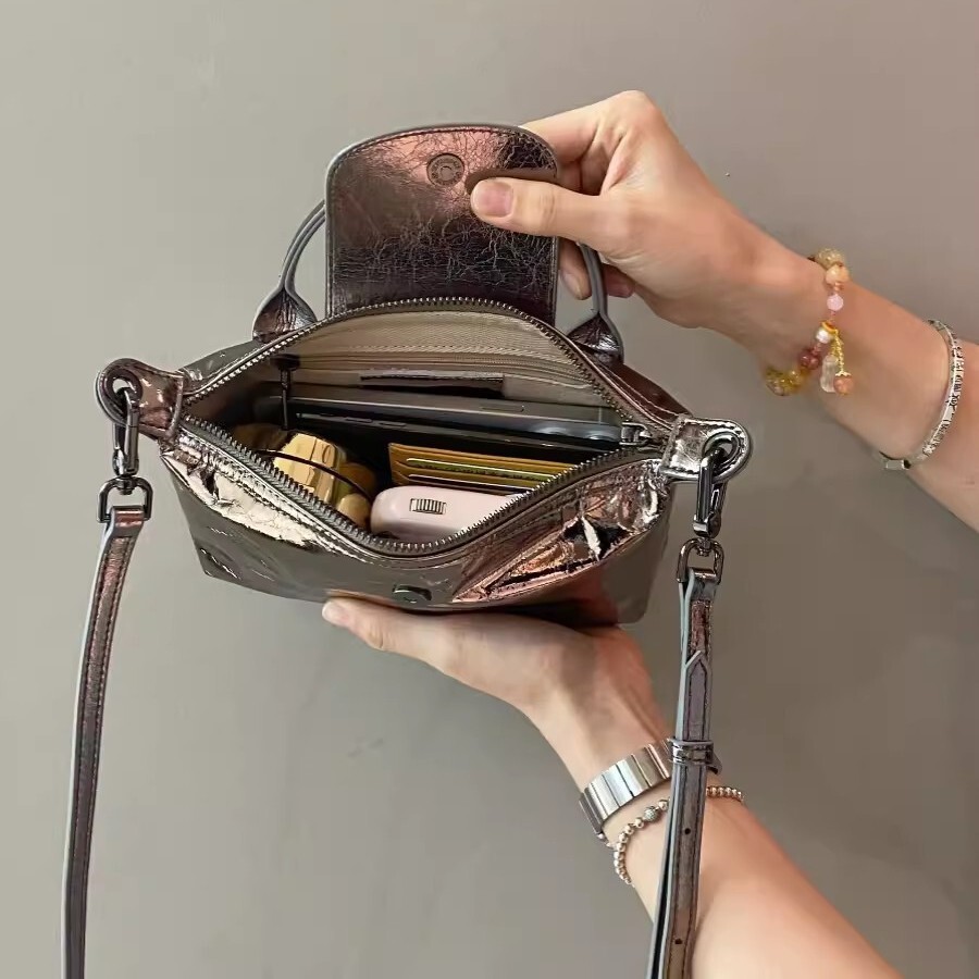 Dumpling Bag New Women s Shoulder Bag Fashionable Mobile Phone Bag New Silver Women s design Crossbody Bag Autumn New Designer Bag