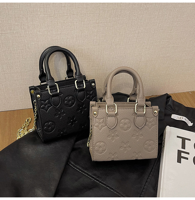 Designer Bags 2025 Spring/Summer New Small square Bag, Fashionable printed hand-held Ladies' bag, Stylish Star Chain bag free shipping