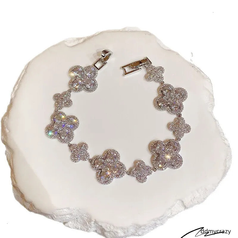 Super Shiny Zircon Hollow Lucky Clover Spring Summer New High-Value Brightening Bracelet Light High-End Feel Women's Jewelry ddmycrazy