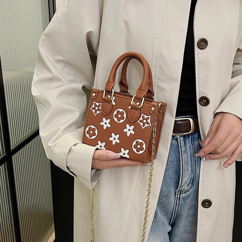 Designer Bag 2025 New Color-Blocking Tote Bag for Women French Style Elegant Small Square Purse Versatile Crossbody Bag for Commute Free Shipping