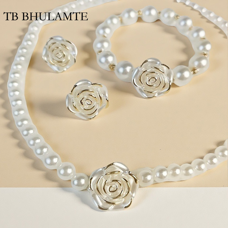 TB BHULAMTE Retro Court Style Luxury Designer Camellia Pearl Necklace Fashionable Niche Accessories Elegant Social Style Bracelet Set Jewelry