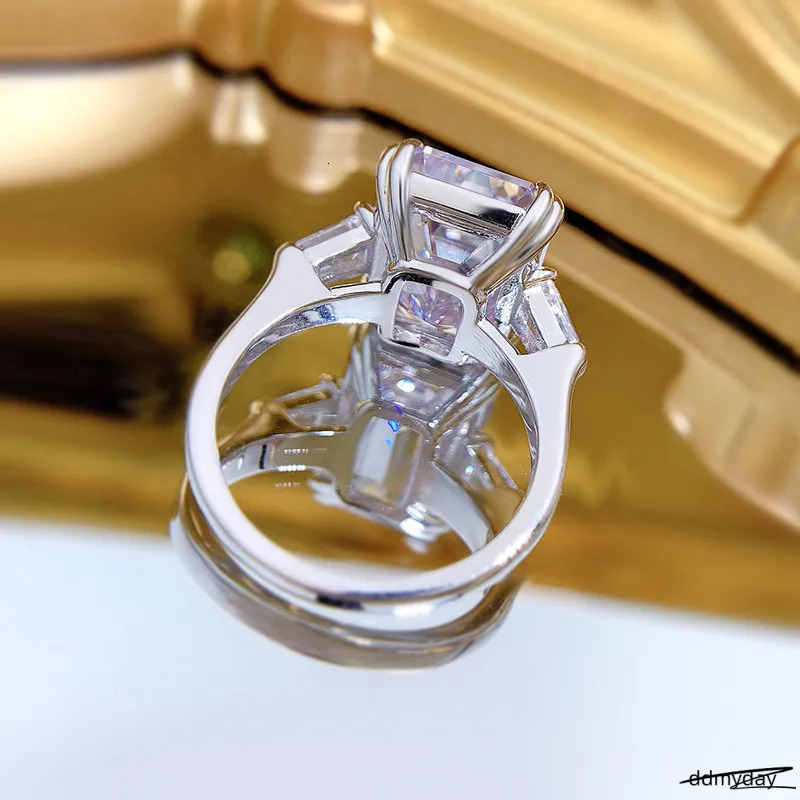 Sier Jewelry Wedding Rings Emerald Cut White Moissanite Dia Gemstones Eternity Party Women Engagement Band Ring Gift ddmyDay