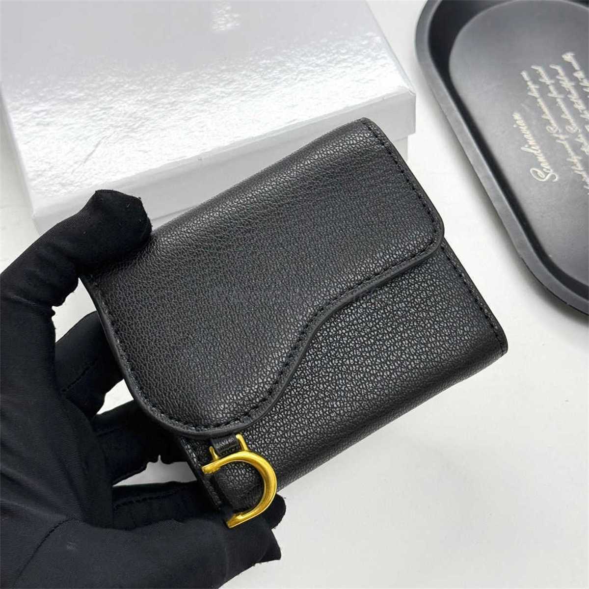 Wallets Purses 2025 Leather Wallet Multifunctional Large Capacity Saddle Portable Clutch 70 off Wallet