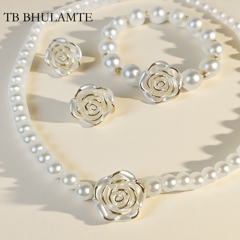 TB BHULAMTE Retro Court Style Luxury Designer Camellia Pearl Necklace Fashionable Niche Accessories Elegant Social Style Bracelet Set Jewelry