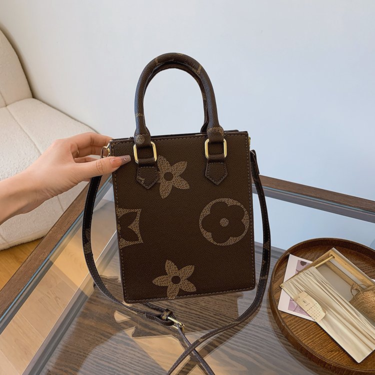 Designer Bags European and American fashion colorful mobile phone Bag 2025 Summer New Style Sweet and versatile shoulder Bag Crossbody bag Free shippi