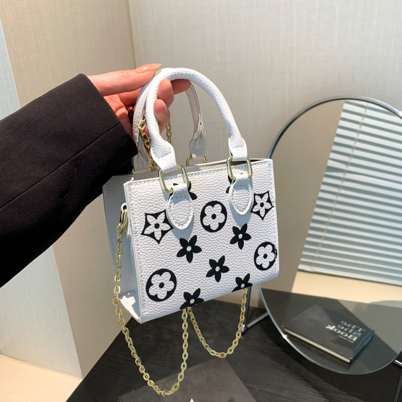 Designer Bag 2025 New French Monogram Tote Bag for Women Luxury Elegant Small Square Purse Versatile Shoulder Crossbody Bag