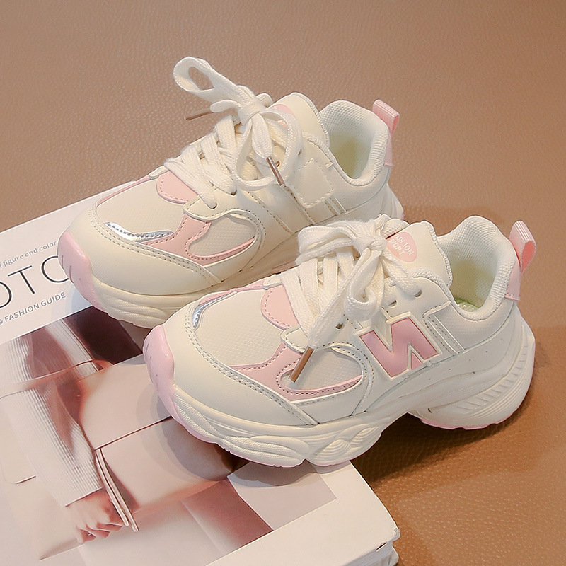 Designer this year's children's spring new sports shoes fashion girls running shoes leather face soft sole all with medium and large children tie up tide