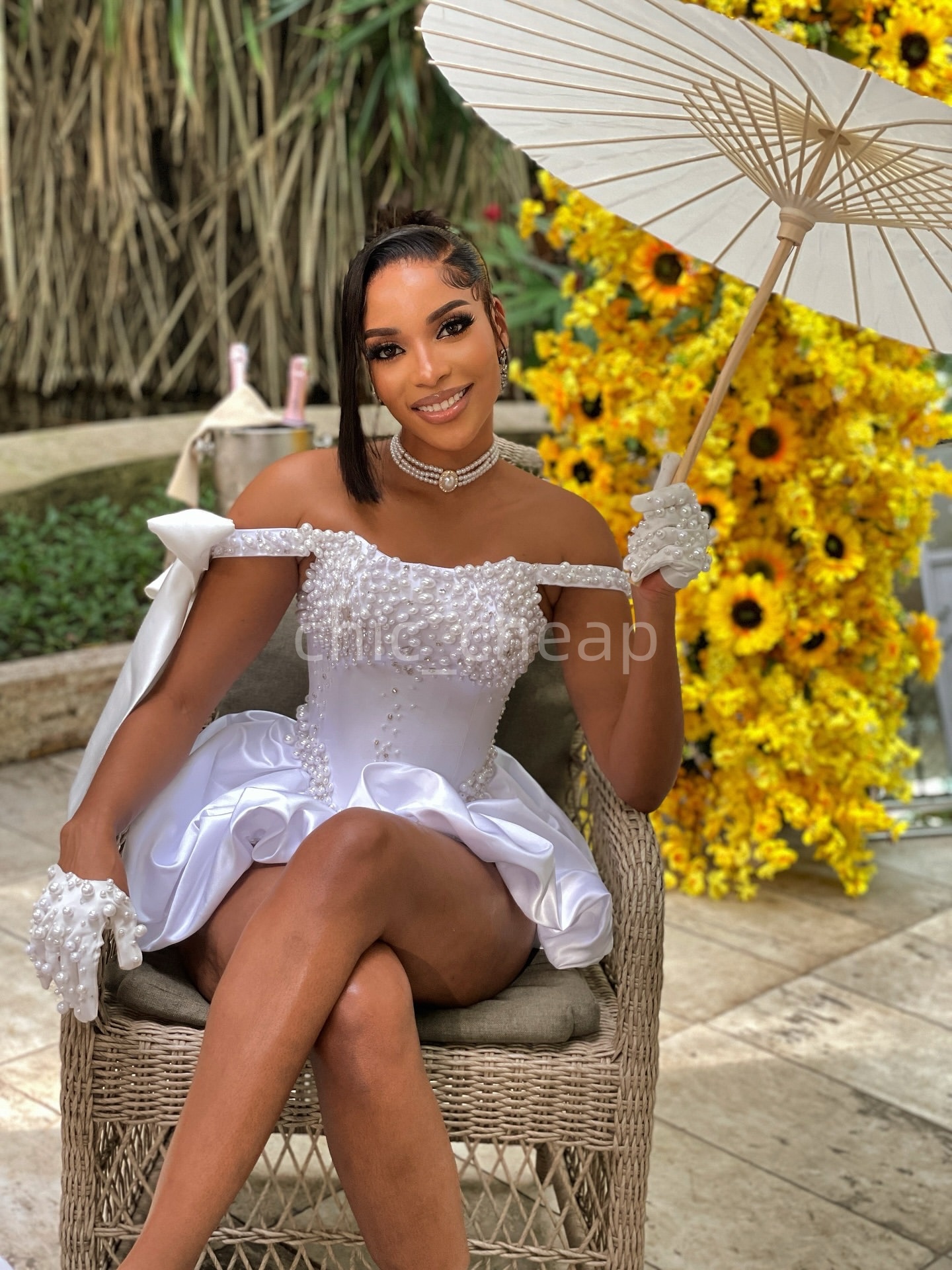 Chic White A-line Cocktail Dress Sweetheart Pearls Crystals Satin Mini Graduation Homecoming Dresses For Special Occasions Sweetheart Gowns