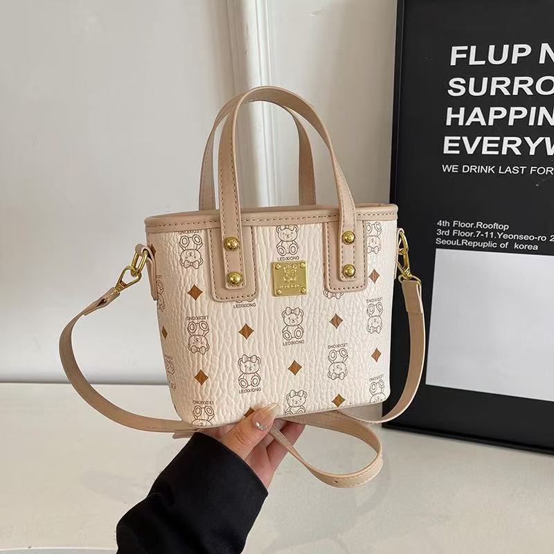 Designer Tote Shoulder Purse Classic Hundred Women's High Quality Leather Tramp Bag Black Large Capacity Shopping Handbag