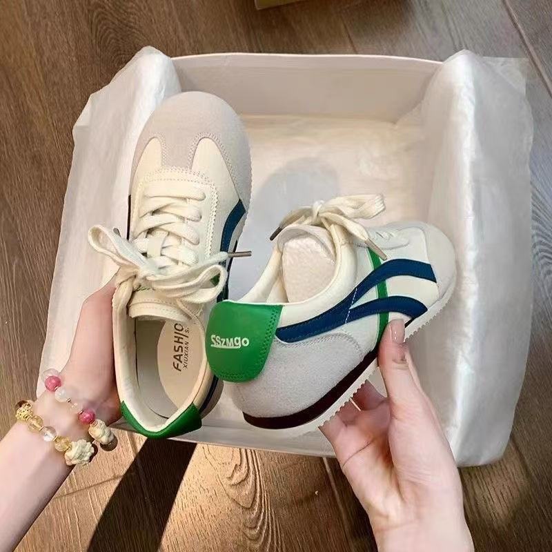 2025 women sneaker New Leather Women's Flat Shoes Ballet Retro Style Versatile Casual Sports Sneakers German Training Shoe Design 36-44