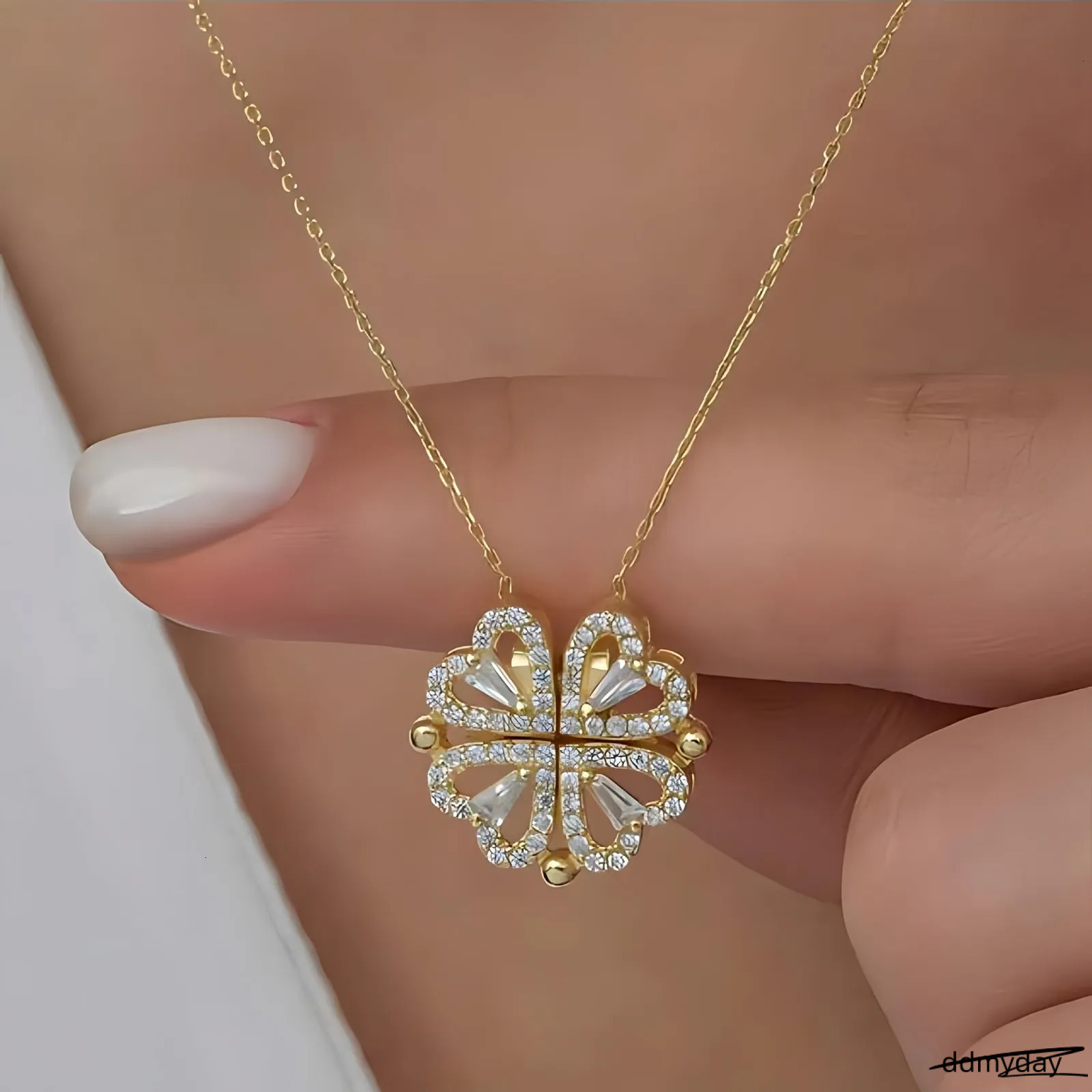 Fashion Double Wear Magnet Four Heart Flower Pendant Necklace For Women Sweet Sexy Female Stainless Steel Neck Chain Jewelry250711 ddmyDay