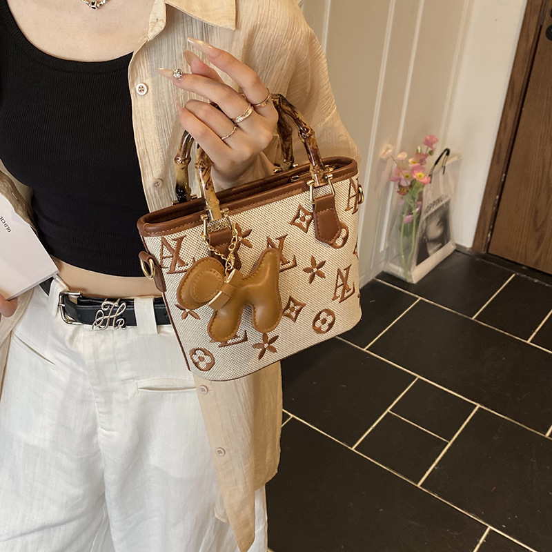 fashionable bag Small minimalist bucket bag fresh women's bag casual and fashionable shoulder bag crossbody bag