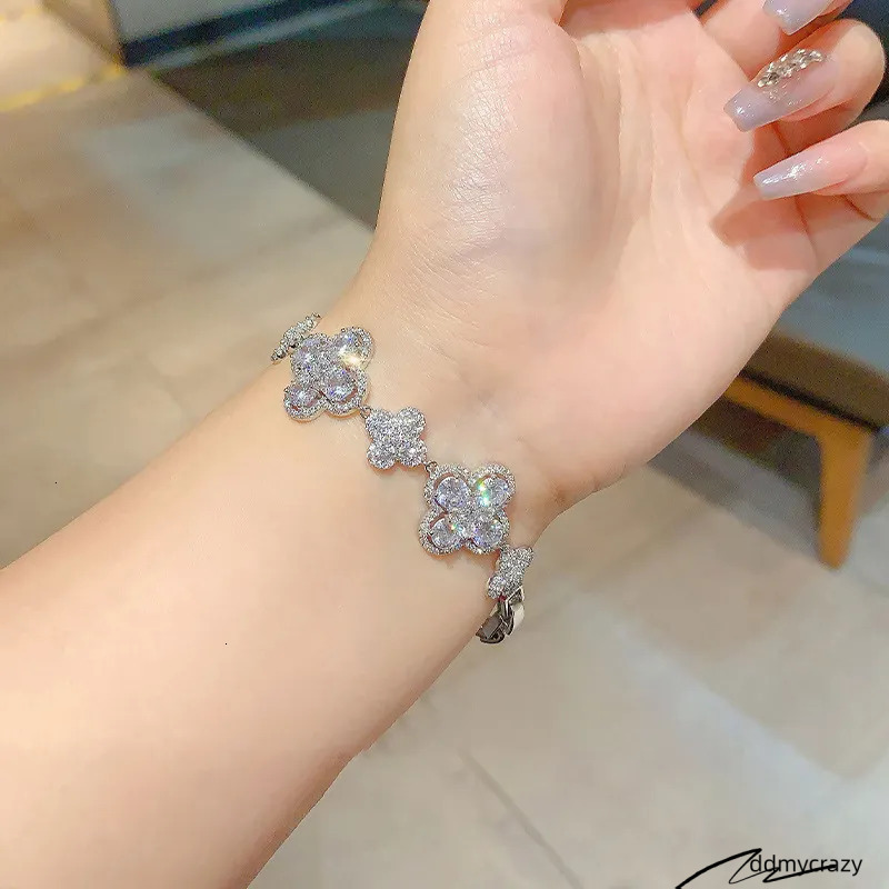 Super Shiny Zircon Hollow Lucky Clover Spring Summer New High-Value Brightening Bracelet Light High-End Feel Women's Jewelry ddmycrazy