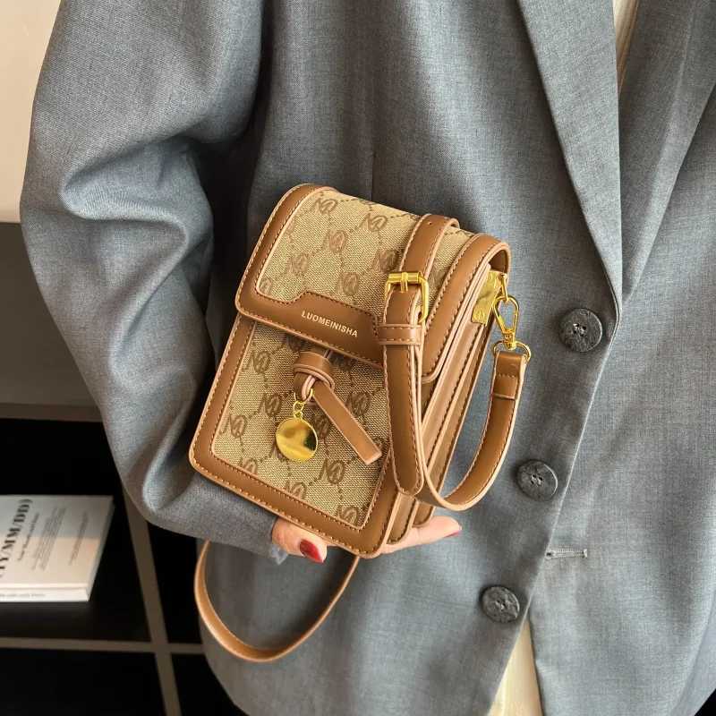 Women Flip Square Vertical Magnetic Buckle Bag Ladies Retro Crossbody Messenger Bag Single Wide Adjustable Shoulder Strap Bag Z250913