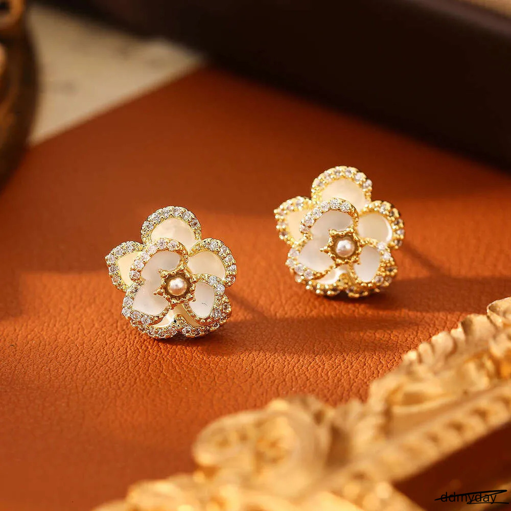 New Camellia Stud Sier Needle Niche Personality Design Earrings Elegant French Style Flower Women's Ear Jewelry ddmyDay
