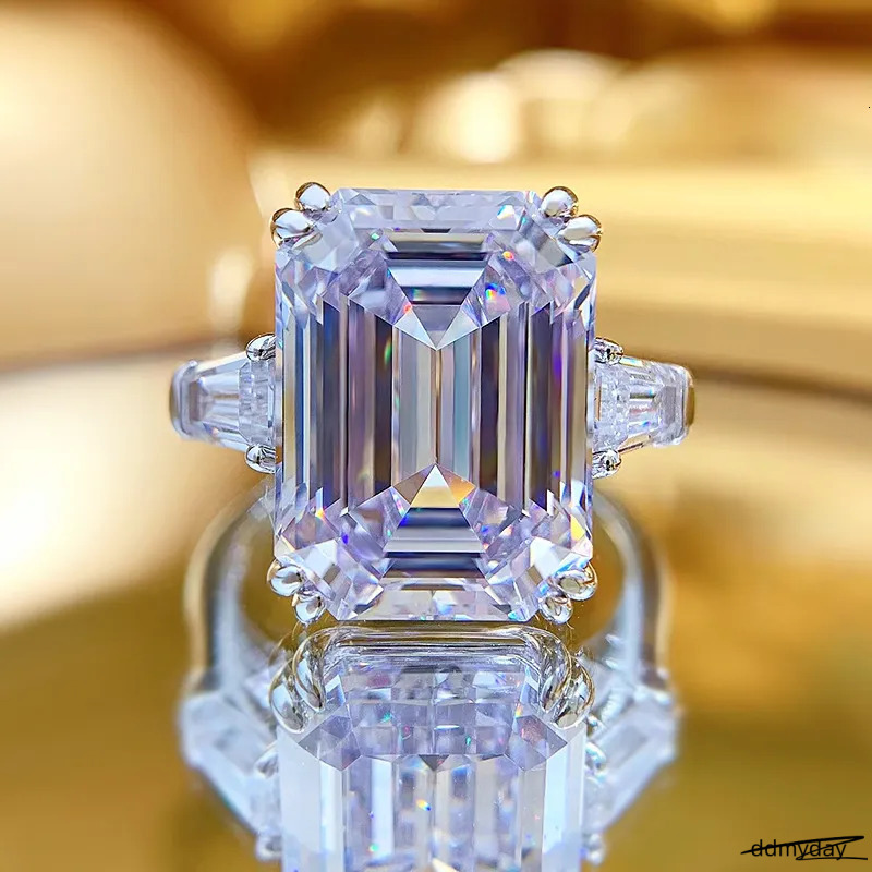 Sier Jewelry Wedding Rings Emerald Cut White Moissanite Dia Gemstones Eternity Party Women Engagement Band Ring Gift ddmyDay