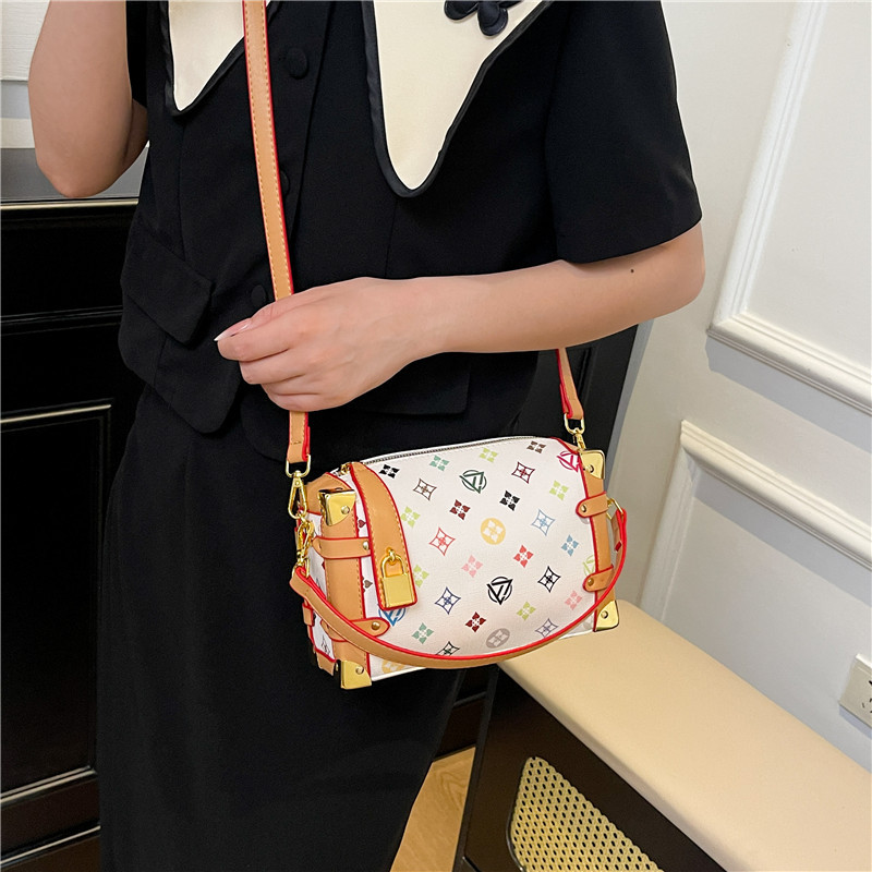 High quality fashionable printed handbag 2025 new simple design retro contrasting single shoulder crossbody bag free shipping white khaki coffee