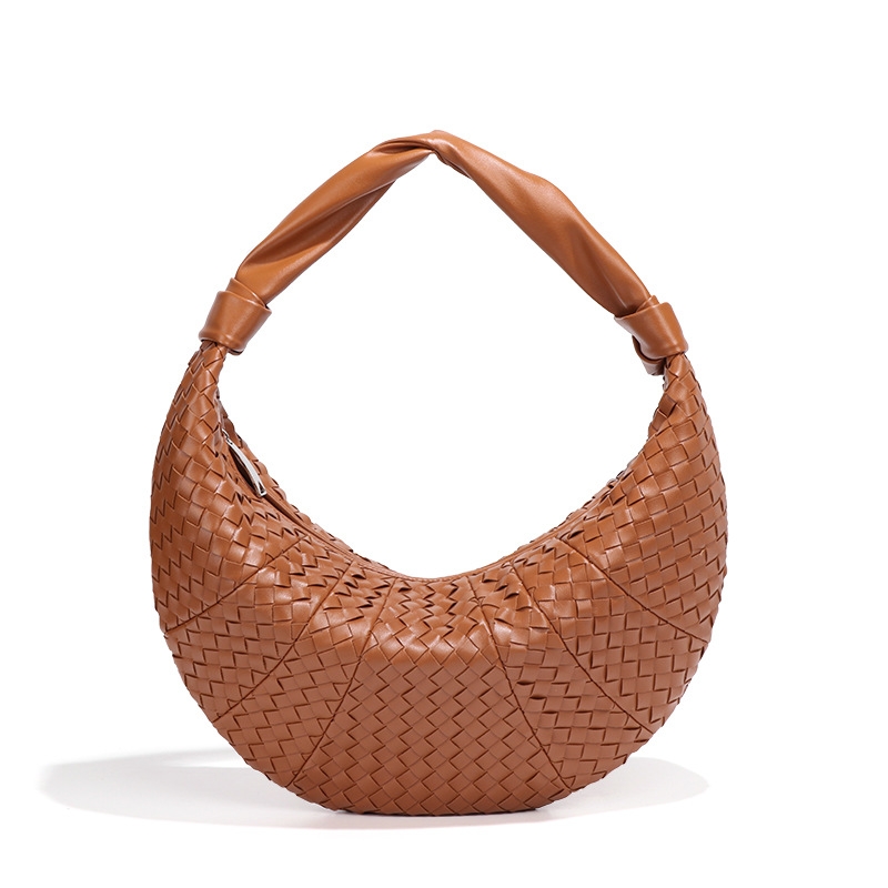 2025 New Hot Selling Cow Horn Woven Crescent Shaped Fashionable Hand-Held Retro Dumpling Bag, Niche Single Shoulder Armpit Bag fashion Designer