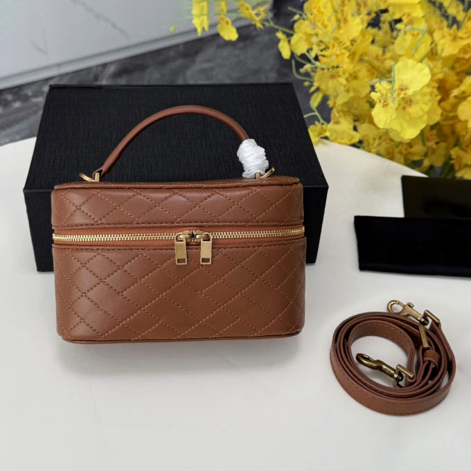 Designer bag Mini makeup bag Women SSquare Shoulder crossbody bag High quality gold Hardware Chain Bag Case box Quilted leather Cosmetic Case