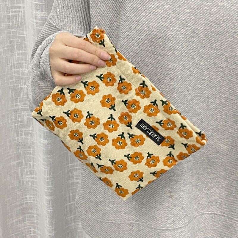 DH essentials 2025 Spring Unisex - Style Large - Capacity Cotton Makeup and Toiletry Bags