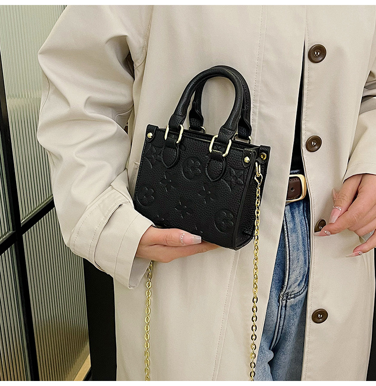 Designer Bags 2025 Spring/Summer New Small square Bag, Fashionable printed hand-held Ladies' bag, Stylish Star Chain bag free shipping