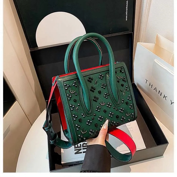 tote Bags Designer luxury handbag leather CL Rivets purse Fashion Versatile Red Bottom Studded Shopping Travel Shoulder Bag Red Crossbody Loubotin Evening Bags01