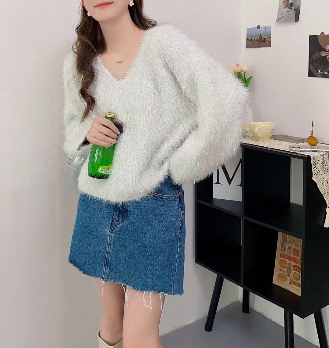Soft Faux Mink Velvet Short Sweater for Women New Autumn Winter Lazy Style Loose Shiny Knitted VNeck Top 210430
