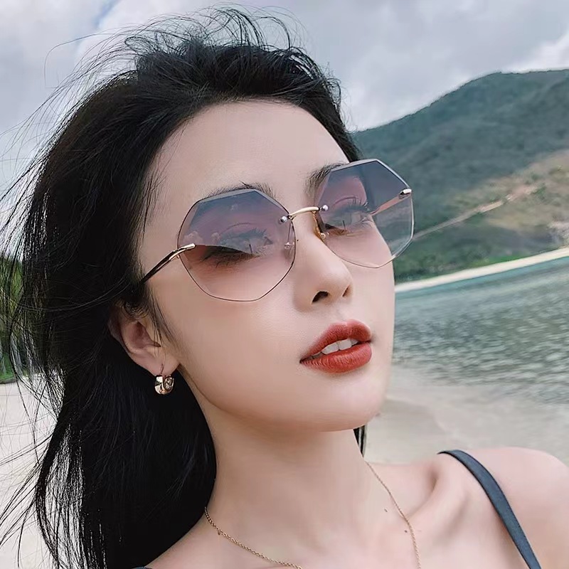 Women Stylish Ocean Design Sunglasses Gradient glasses Rimless Eye Glasses Lenses Vintage New Shades letter Design