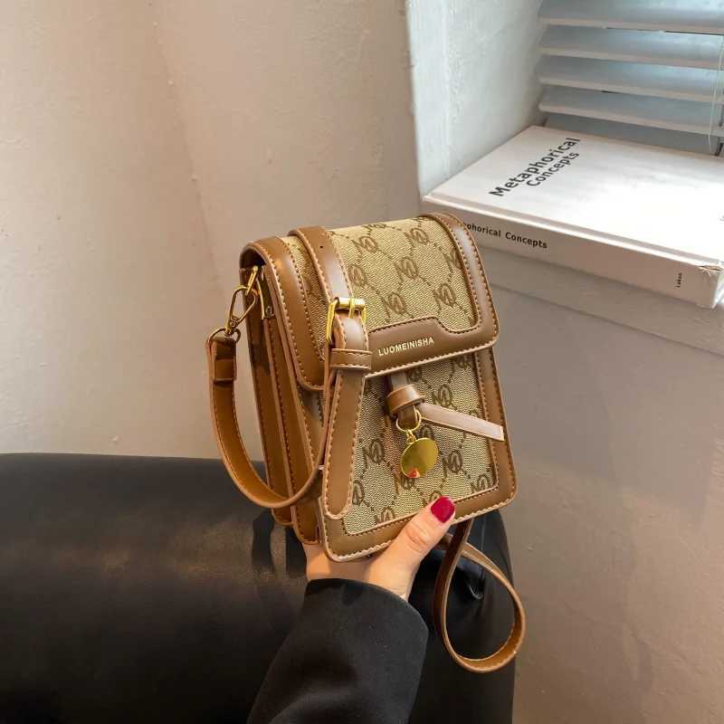 Women Flip Square Vertical Magnetic Buckle Bag Ladies Retro Crossbody Messenger Bag Single Wide Adjustable Shoulder Strap Bag Z250913