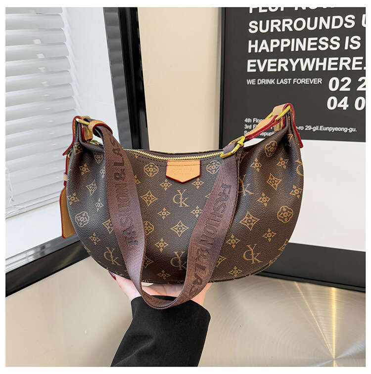 Designer Bag Luxury Shell Bag for Women Fashion Wide Strap Crescent 2025 New Commuter Dumpling Bag Single Women Shoulder Crossbody Bag