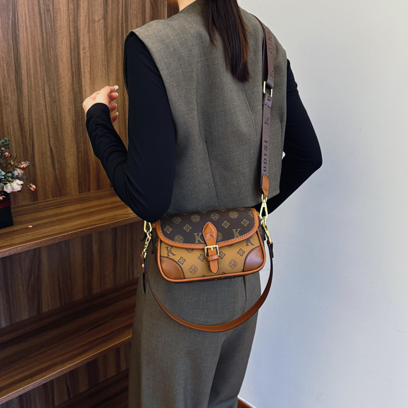 Designer Bag Women's 2025 Chain Strap Underarm Bag - Niche Fashionable Shoulder Crossbody Purse With Free Shipping