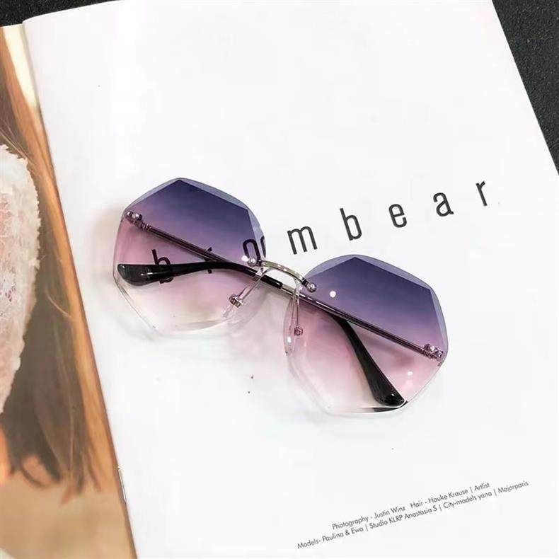 Women Stylish Ocean Design Sunglasses Gradient glasses Rimless Eye Glasses Lenses Vintage New Shades letter Design