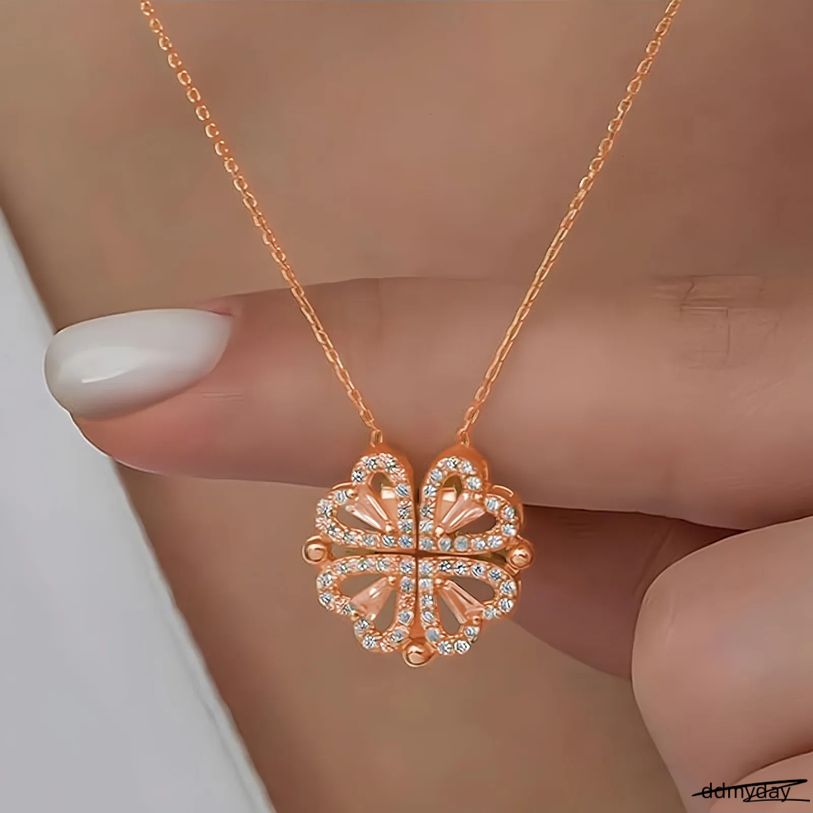 Fashion Double Wear Magnet Four Heart Flower Pendant Necklace For Women Sweet Sexy Female Stainless Steel Neck Chain Jewelry250711 ddmyDay