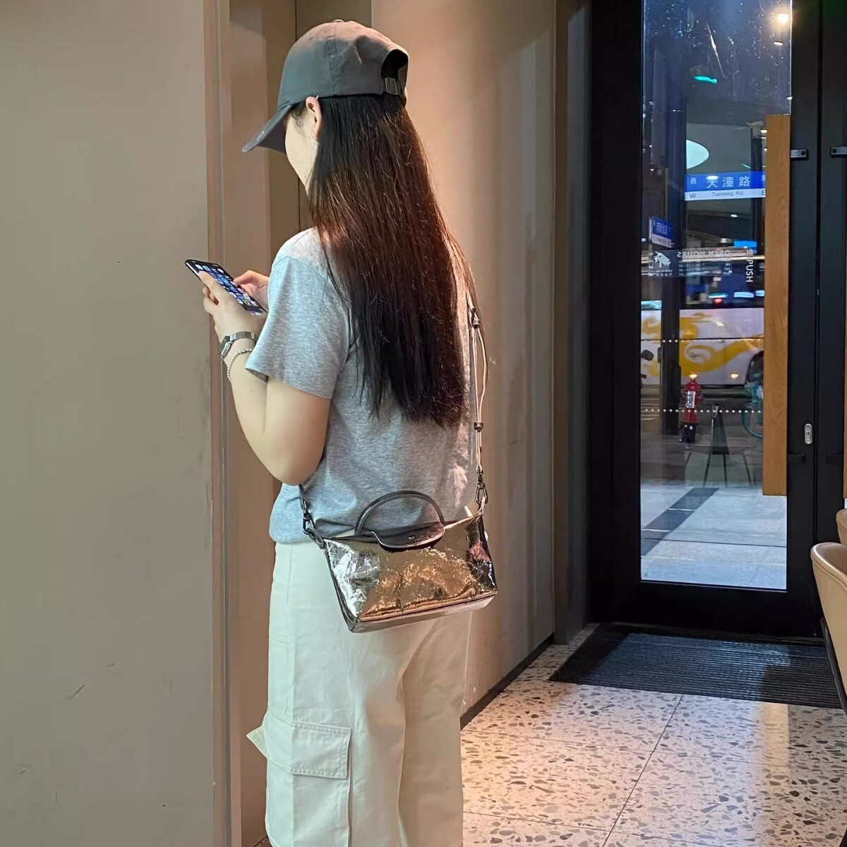 Dumpling Bag New Women s Shoulder Bag Fashionable Mobile Phone Bag New Silver Women s design Crossbody Bag Autumn New Designer Bag