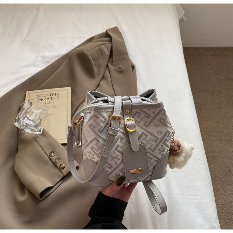 Designer Bag Luxury Shoulder Bag Bag DH Essentials Summer Urban Minimalist Style PU Spliced Bucket Bags Women