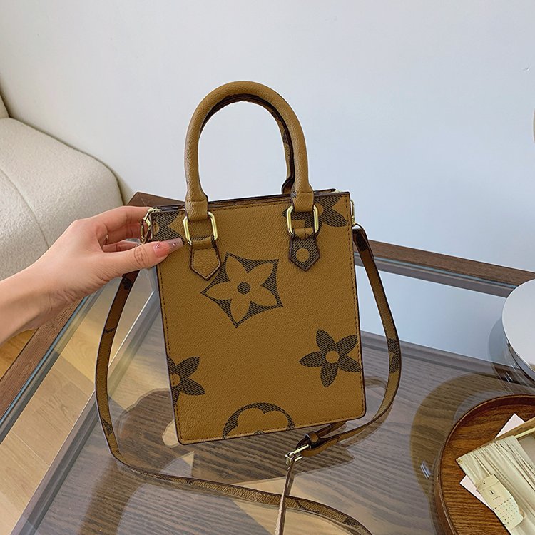 Designer Bags European and American fashion colorful mobile phone Bag 2025 Summer New Style Sweet and versatile shoulder Bag Crossbody bag Free shippi