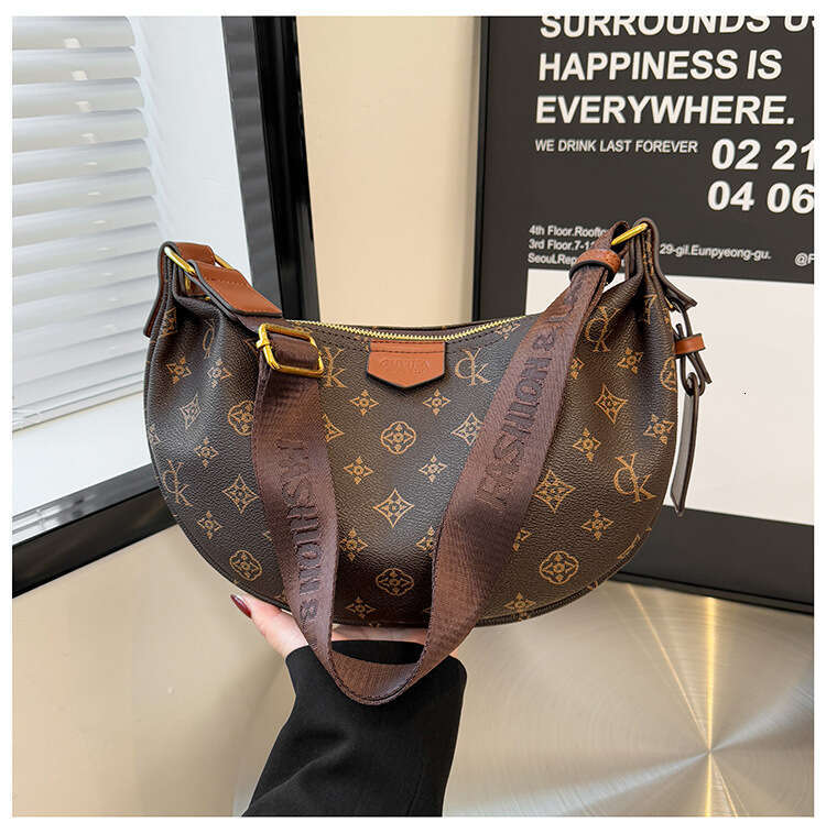 Designer Bag Luxury Shell Bag for Women Fashion Wide Strap Crescent 2025 New Commuter Dumpling Bag Single Women Shoulder Crossbody Bag
