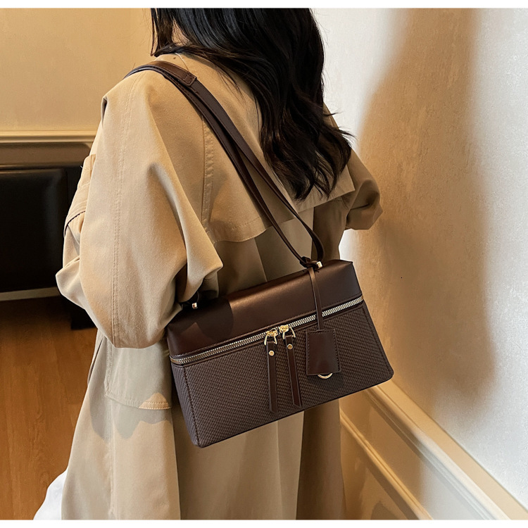 Women design s shoulder bag niche women s boxed bag new Korean style personalized fashion women s crossbody bag autumn new designer bag