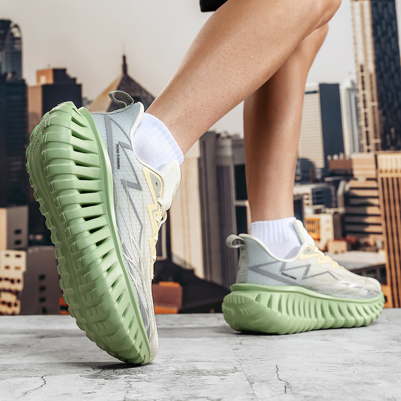 Men's & Women's Breathable Mesh Running Shoes for Spring/Summer - Cushioned Sneakers