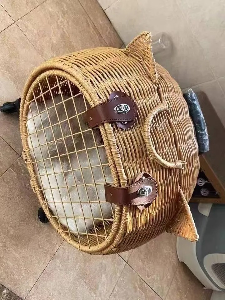Rattan weaving Durable Wheel-Equipped Animal Transport Tote pet stroller- Ideal for Carrying Cats or Dogs under 20lbs Easily during Travels
