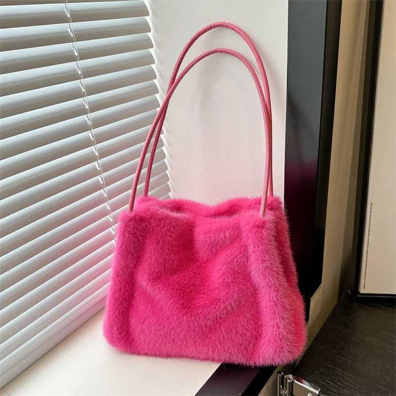 Women Fluffy Shoulder Bag Tophandle Bag 2024 New Fashion Female Autumn Winter Handbag Soft Plush Tote Versatile Shopping Bags Z250915