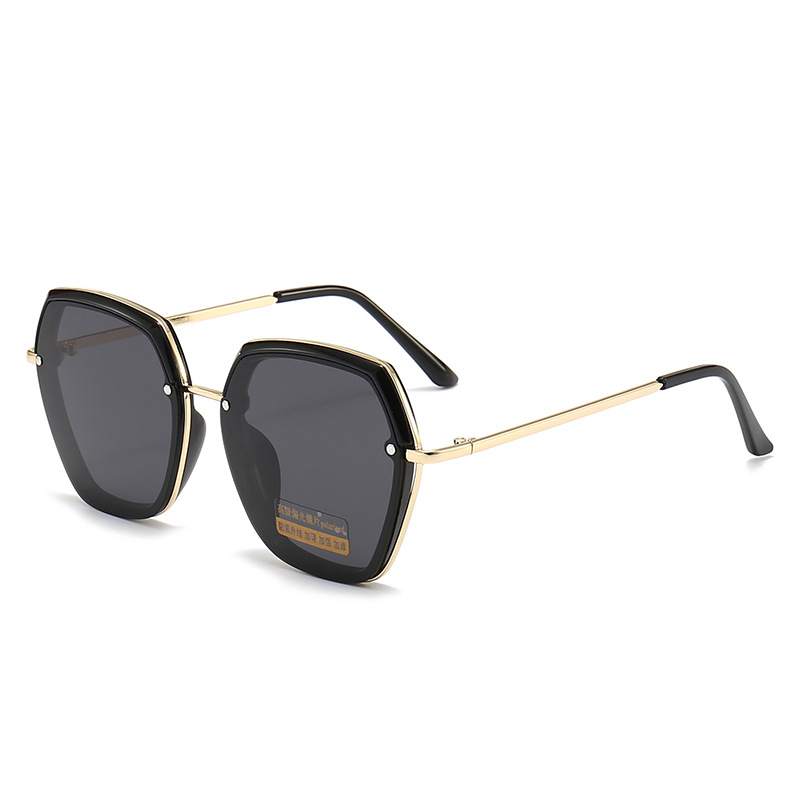 Designer Sunglasses For Women Men Sunglasses Fashion Classic Polarized Sunglasses Luxury Goggle Pilot PC Frame Oversized UV400 Eyewear KP8036