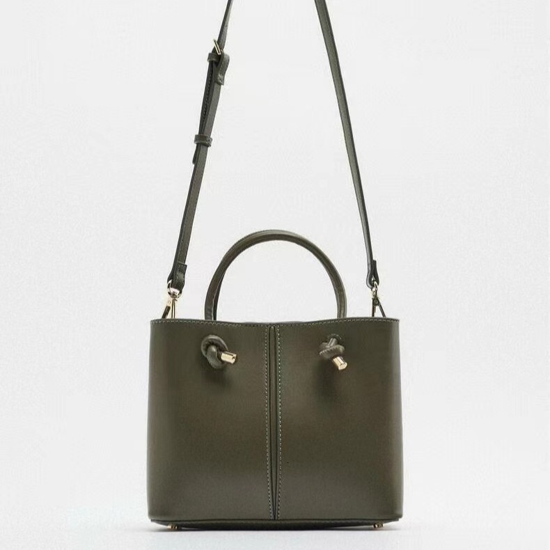 Fashion Bucket Bag Korean Style Texture Casual Women s Shoulder Bag Niche Women s Commuting design Handbag Autumn New Designer Bag Women s Crossbody B