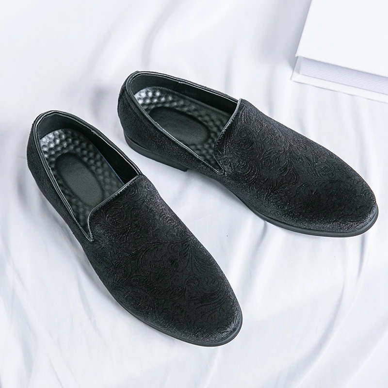 Mens Pointed Charm Suede Leather Slip On Shoes British Gentleman Loafers Moccasins Wedding Dress Footwear 250910