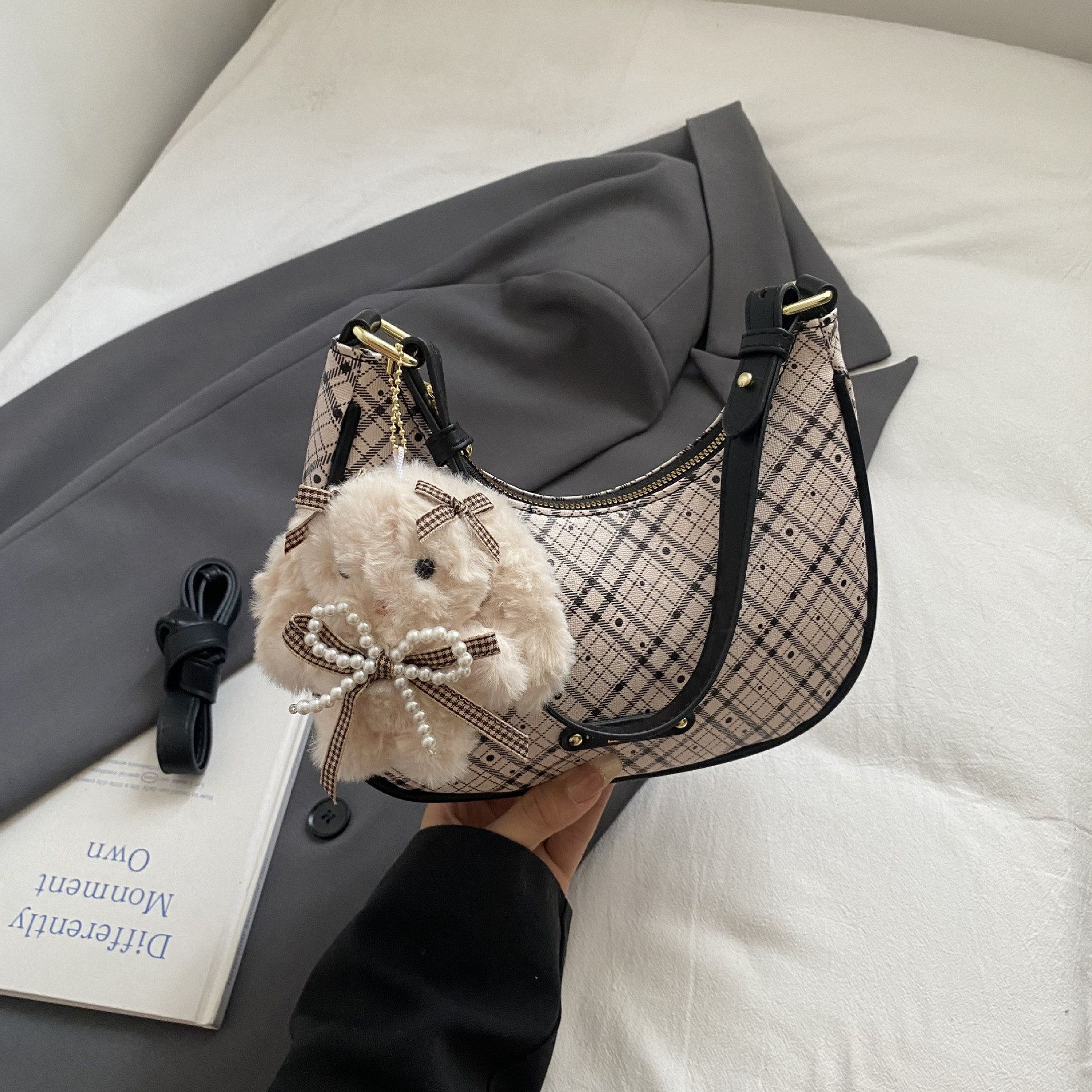 Luxury Brand Designer Bag Nanfeng Style Summer Outing Paris Underarm Bag For Women 2025 New Retro Plaid Commuter Single Shoulder Crossbody Bag