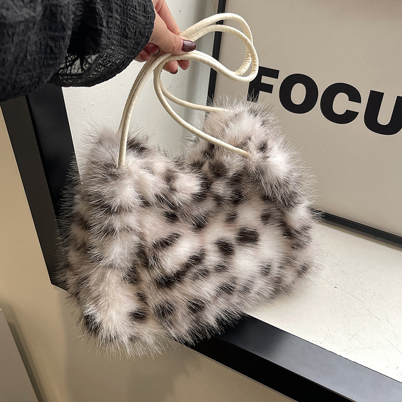 Plush Women s Shoulder Bag New Leopard Print Wool Bag Niche Women s Crossbody design Bag Autumn New Designer Bag Women s Handbag