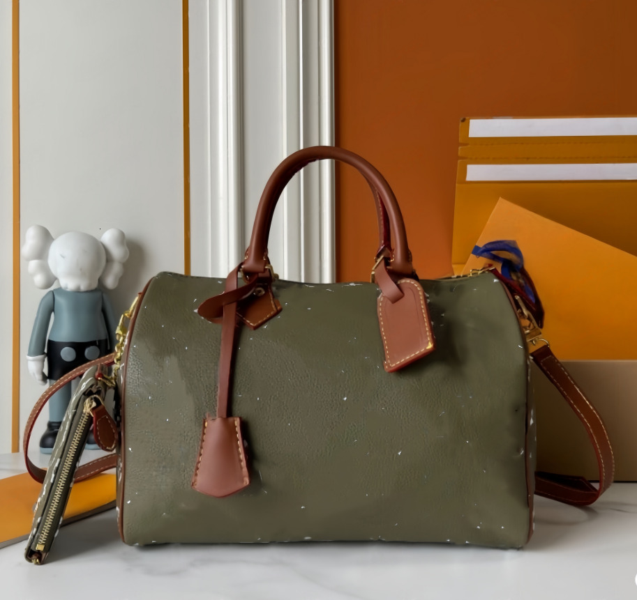 Top quality Women trendy tote bag Shoulder bag P9 Designer Weekend bag tote crossbody Boho Speefhdys Soft25 Spy30cm bags Travel handbags Pillow bags Boston Army