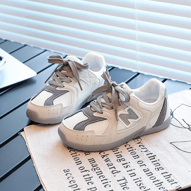 2025 new arrivals mesh breathable unisex letter printed children's sports shoes fashionable and versatile casual anti slip kid shoes gray beige free shipping hot