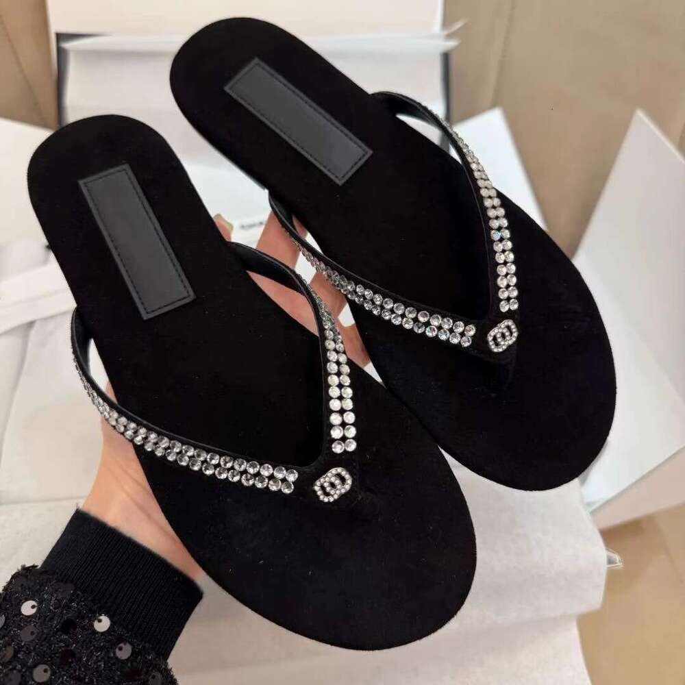 Xiaoxiang Feng Rhinestone Toe Clip Flip-Flops for Women Summer Outdoor Versatile Casual Beach Shoes Lazy Flat Sandals